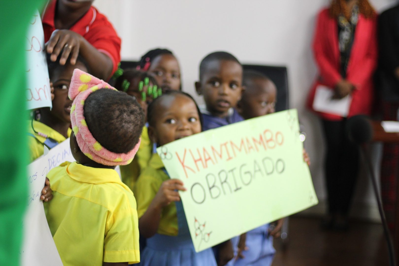 Bambini di una scuola del Mozambico