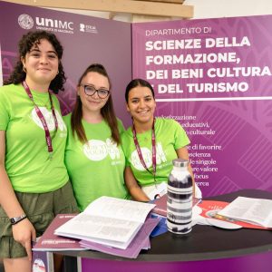 Studentesse scienze della formazione beni culturali e turismo