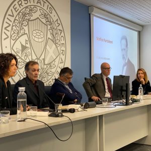 Foto del convegno in commemorazione di Maffeo Pantaleoni presso l'Università di Macerata.