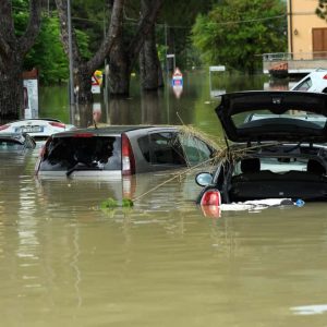 foto-auto-elettriche-e-alluvione-in-emilia-romagna
