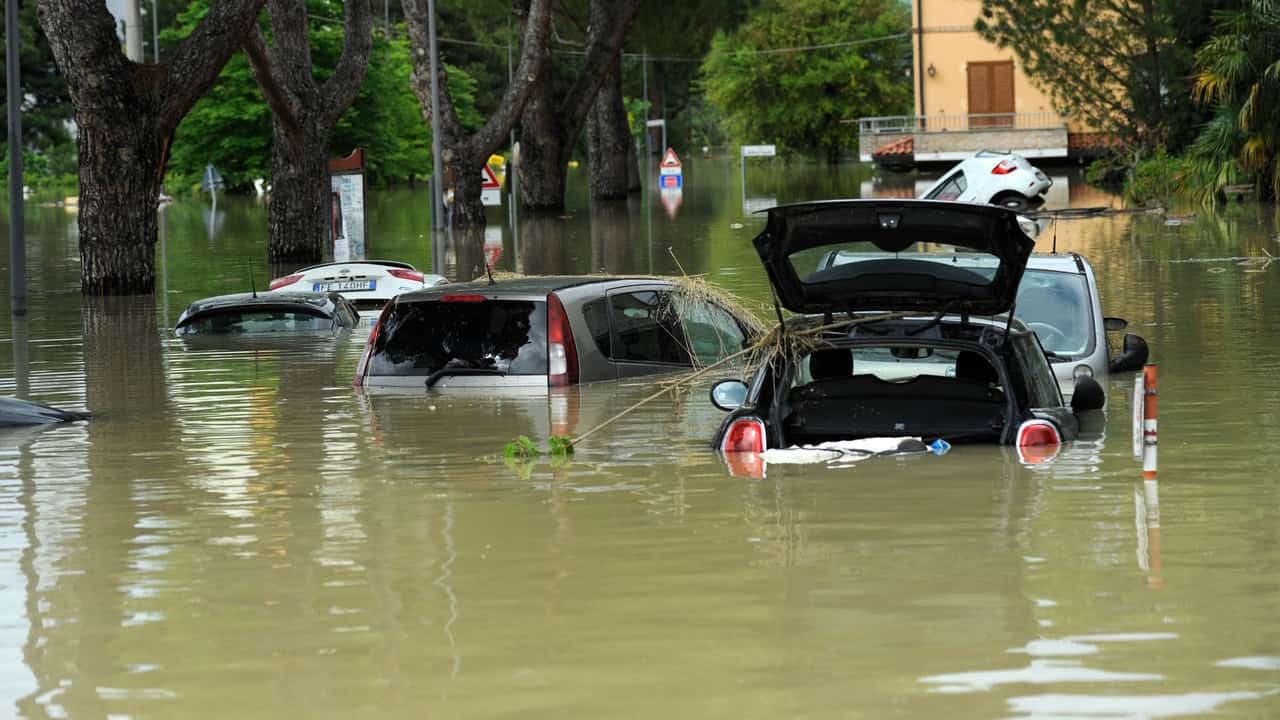 foto-auto-elettriche-e-alluvione-in-emilia-romagna